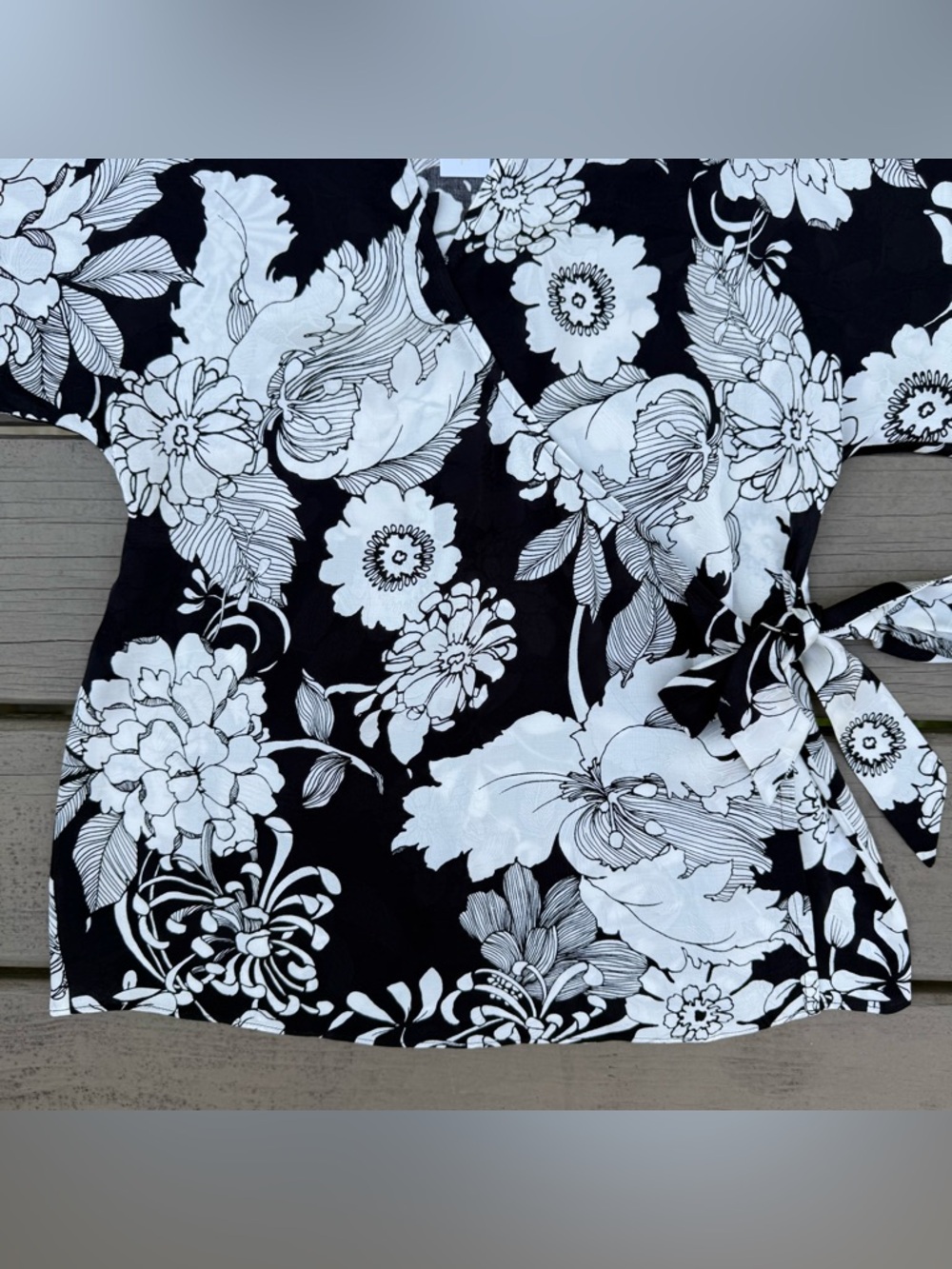 NWT Trina Turk Magomago Top Blouse in black and white size S - Picture 7 of 16